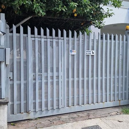 Casa Erre Lägenhet Lusciano Exteriör bild