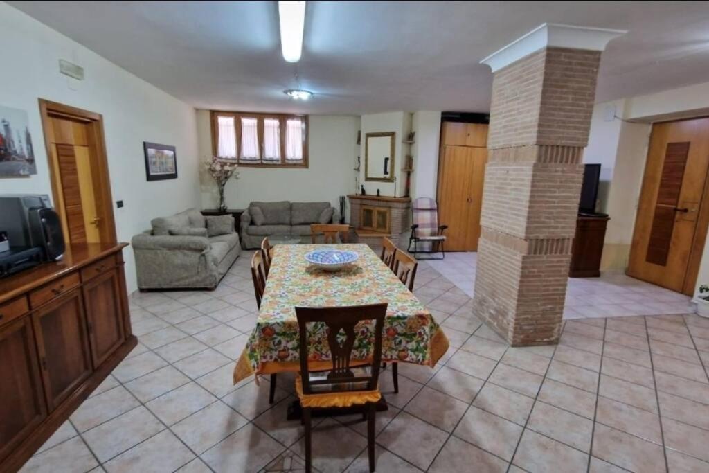 Casa Erre Lägenhet Lusciano Exteriör bild